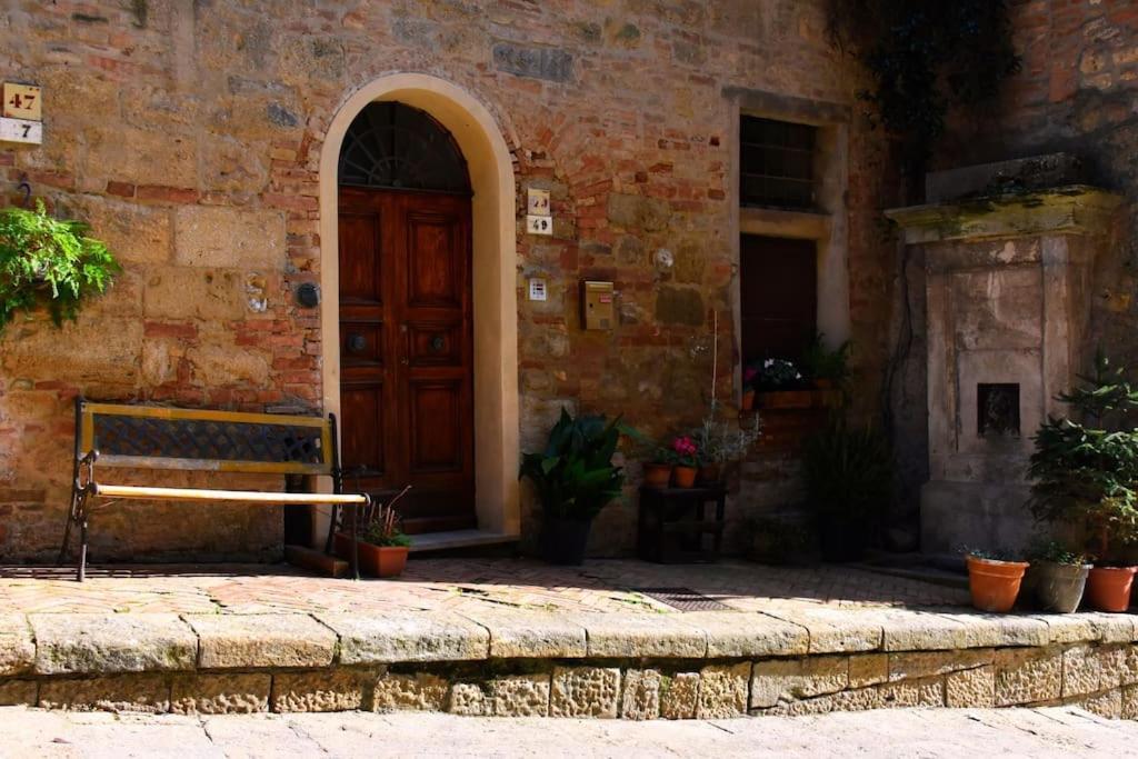 Casa Vacanze E Brevi Periodi Alla Porta Etrusca La Panchina Al Sole Волтера Екстериор снимка